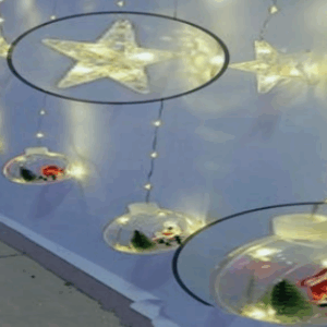 Cascata 135 LEDs Warm 5 estrelas e 5 bolas figuras natalinas