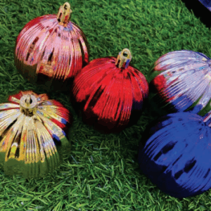 Bola tubo 4cm ondulações sortidas (vermelha, dourada, azul e prata)